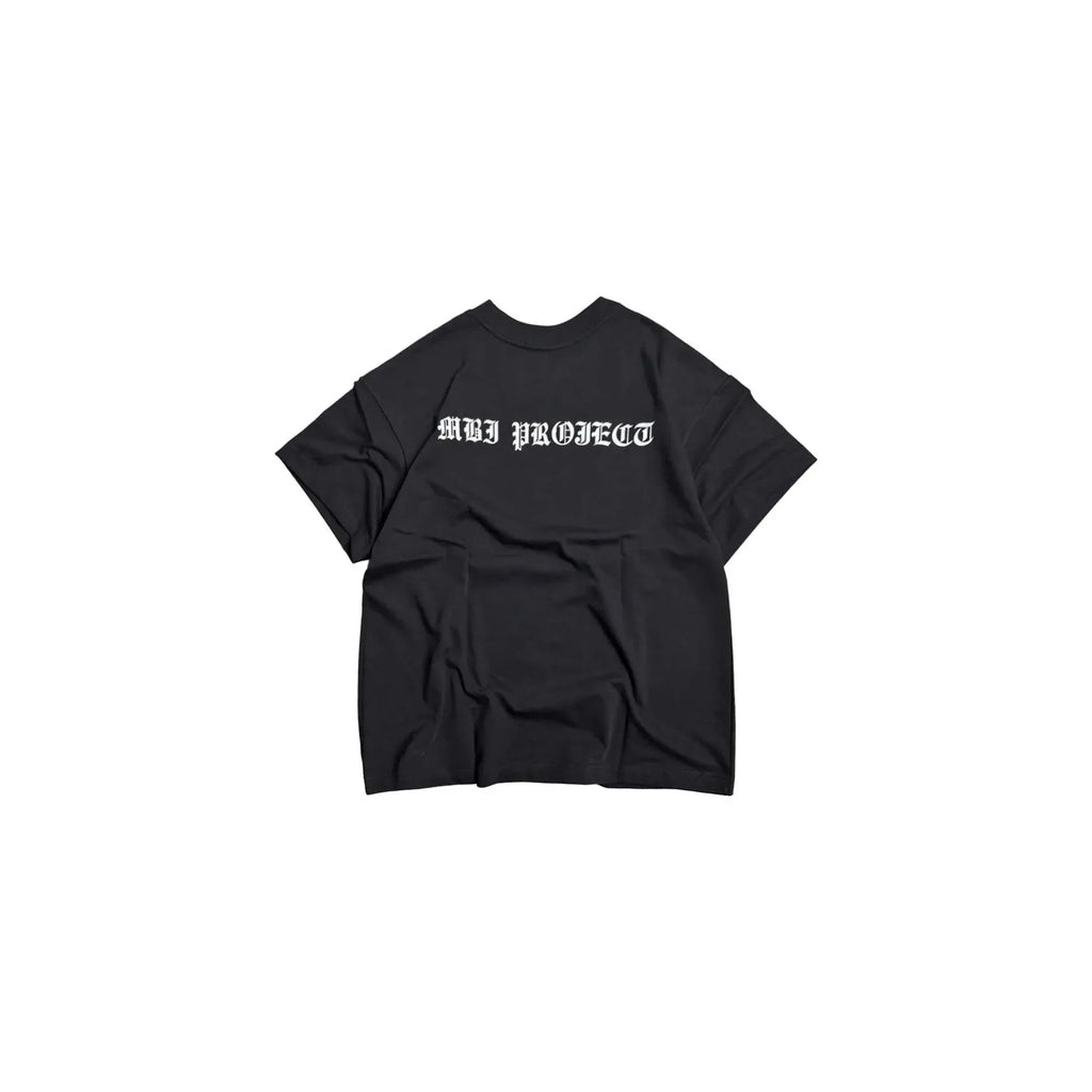 MBI | UNIVERSITY LOGO TEE - BLACK/WHITE
